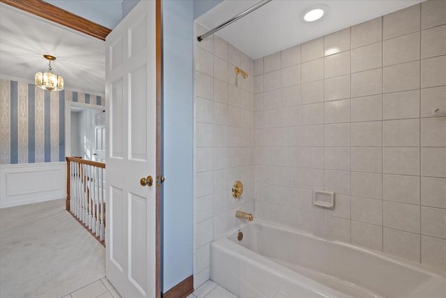 11019 N Wyngate TRACE, Mequon, WI 53092