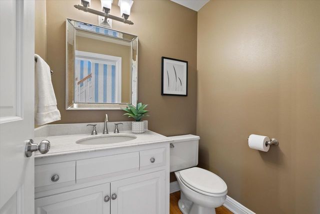 11019 N Wyngate TRACE, Mequon, WI 53092