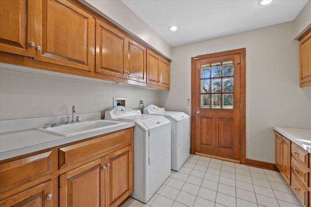 11019 N Wyngate TRACE, Mequon, WI 53092