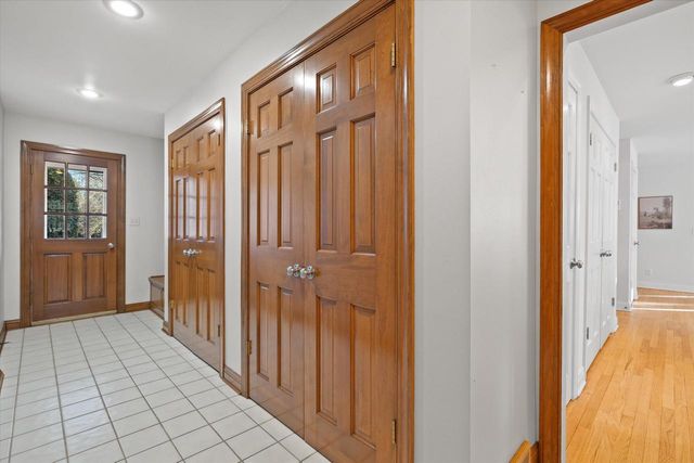 11019 N Wyngate TRACE, Mequon, WI 53092