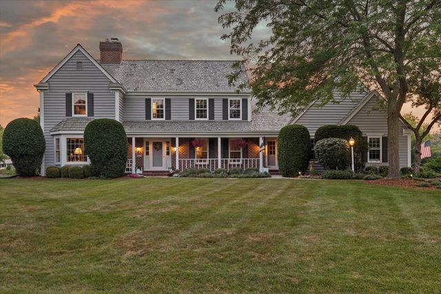 11019 N Wyngate TRACE, Mequon, WI 53092