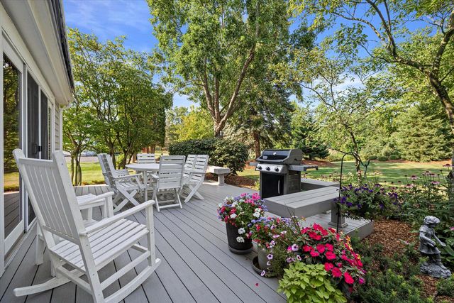 11019 N Wyngate TRACE, Mequon, WI 53092