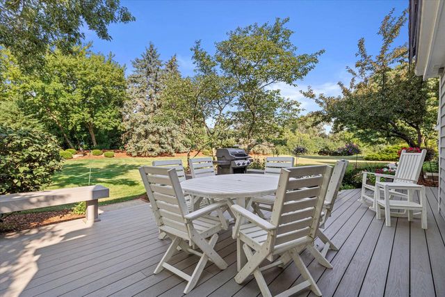 11019 N Wyngate TRACE, Mequon, WI 53092