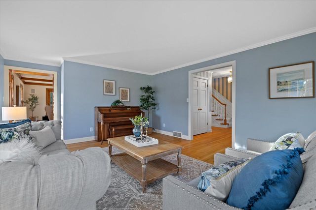 11019 N Wyngate TRACE, Mequon, WI 53092