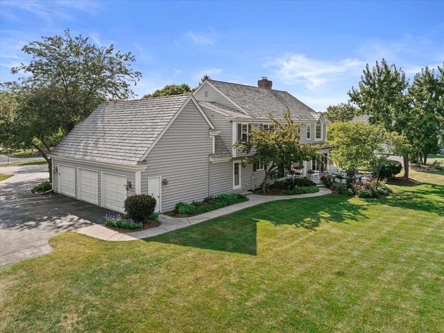 11019 N Wyngate TRACE, Mequon, WI 53092