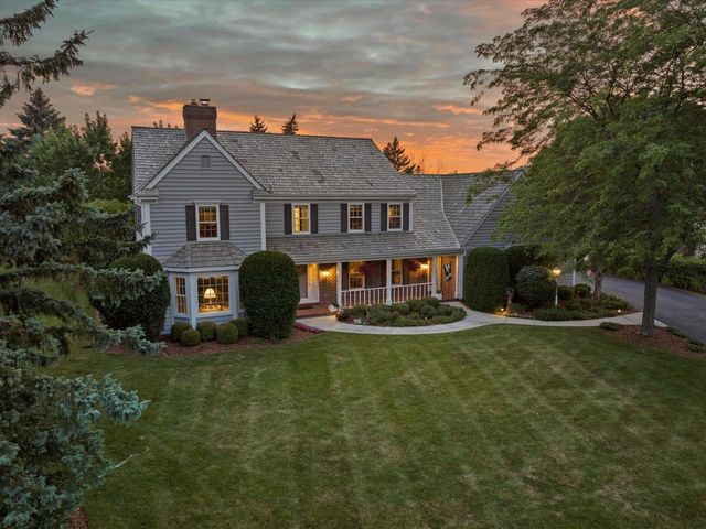 11019 N Wyngate TRACE, Mequon, WI 53092