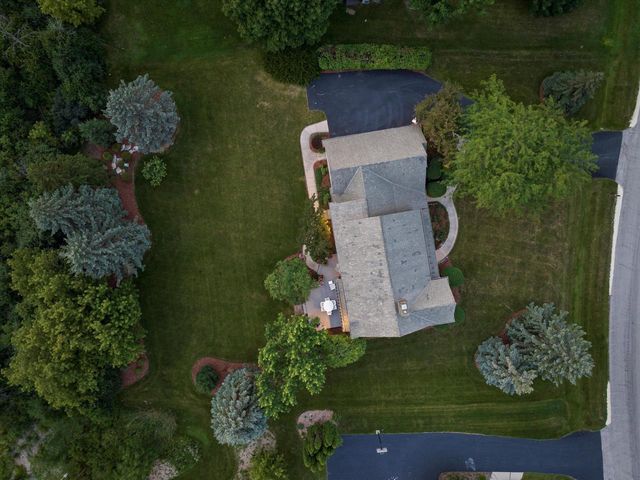 11019 N Wyngate TRACE, Mequon, WI 53092