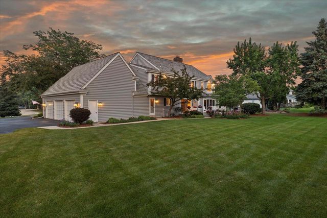 11019 N Wyngate TRACE, Mequon, WI 53092