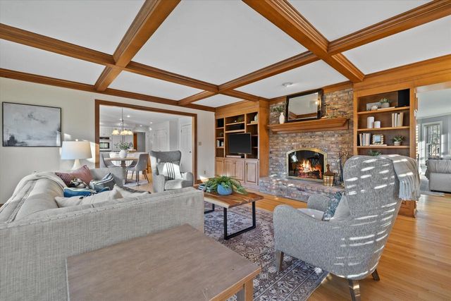 11019 N Wyngate TRACE, Mequon, WI 53092