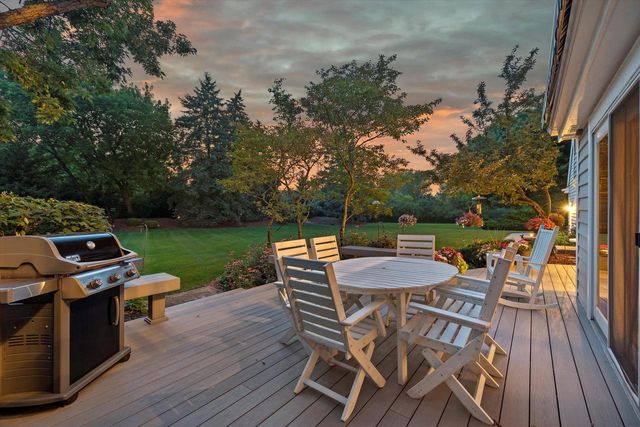 11019 N Wyngate TRACE, Mequon, WI 53092