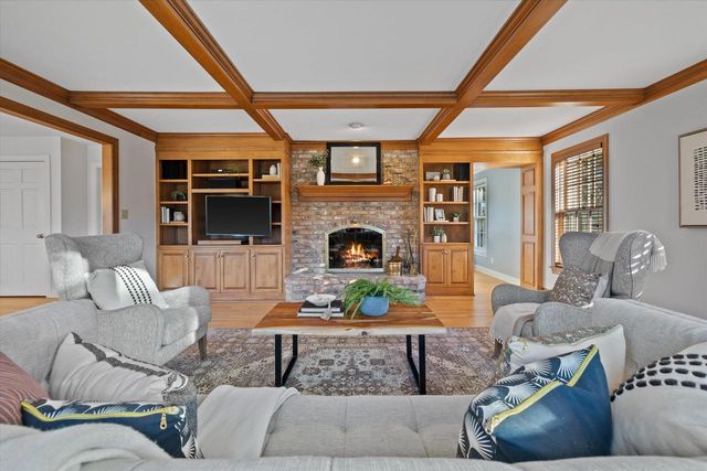 11019 N Wyngate TRACE, Mequon, WI 53092