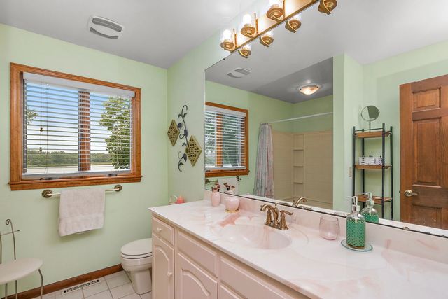 1606 Gregden Shores Drive, Sterling, IL 61081