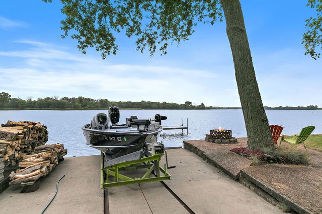 1606 Gregden Shores Drive, Sterling, IL 61081