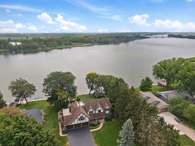 1606 Gregden Shores Drive, Sterling, IL 61081