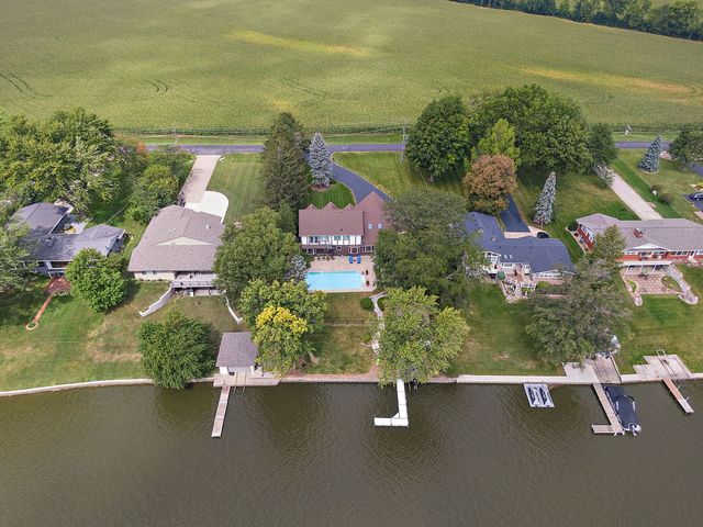 1606 Gregden Shores Drive, Sterling, IL 61081