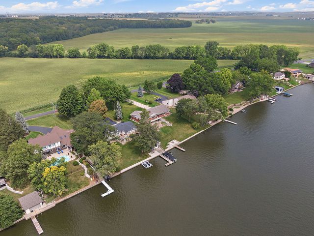 1606 Gregden Shores Drive, Sterling, IL 61081