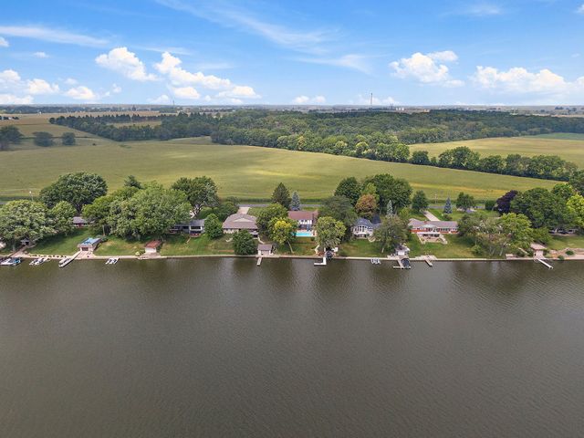 1606 Gregden Shores Drive, Sterling, IL 61081