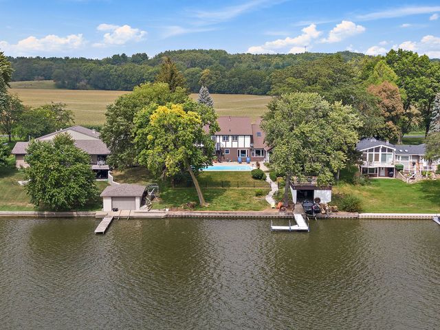 1606 Gregden Shores Drive, Sterling, IL 61081