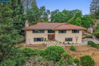 31 Oak Knoll Loop, Walnut Creek, CA 94596