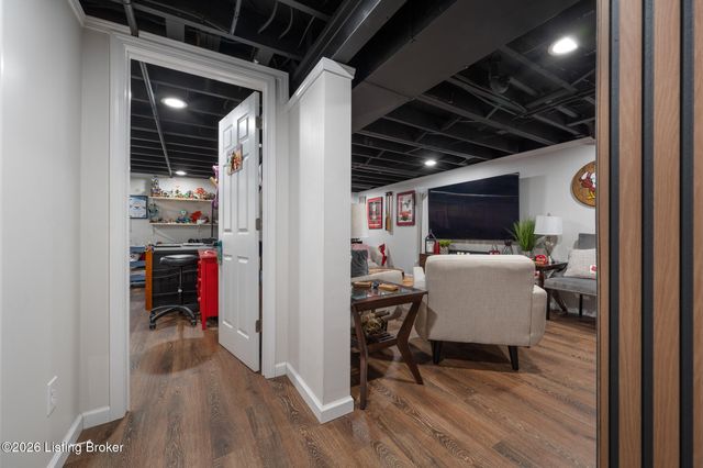 3329 Goldsmith Ln, Louisville, KY 40220