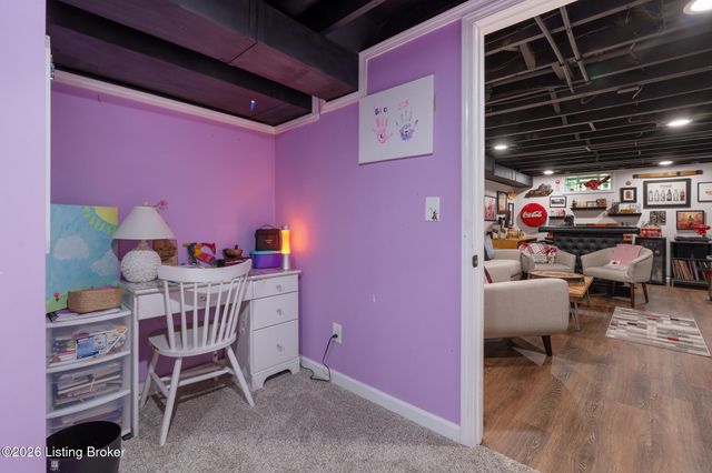 3329 Goldsmith Ln, Louisville, KY 40220