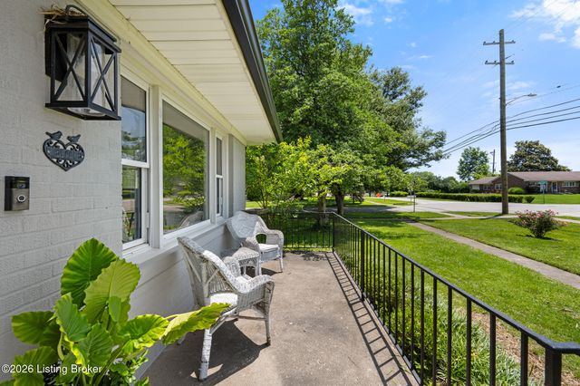 3329 Goldsmith Ln, Louisville, KY 40220