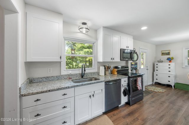 3329 Goldsmith Ln, Louisville, KY 40220