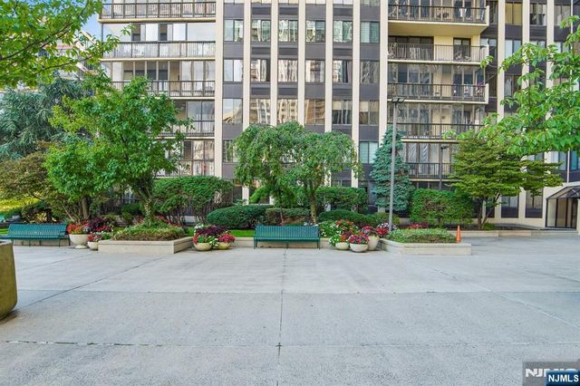 200 Winston L08, Cliffside Park, NJ 07010