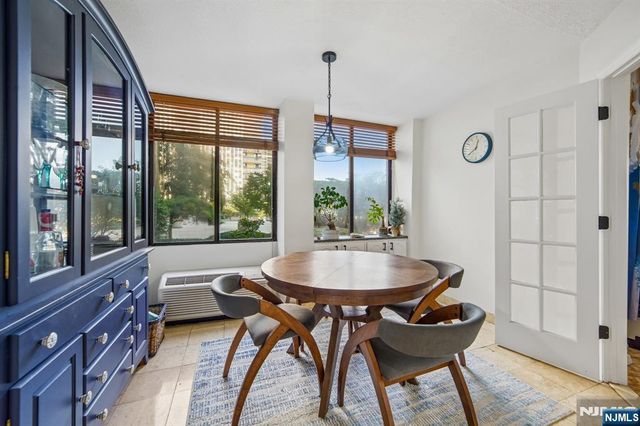 200 Winston L08, Cliffside Park, NJ 07010