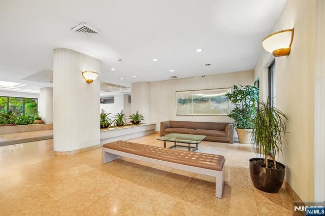 200 Winston L08, Cliffside Park, NJ 07010