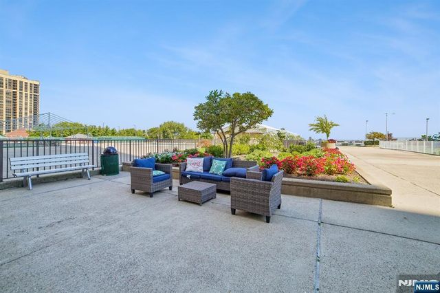 200 Winston L08, Cliffside Park, NJ 07010