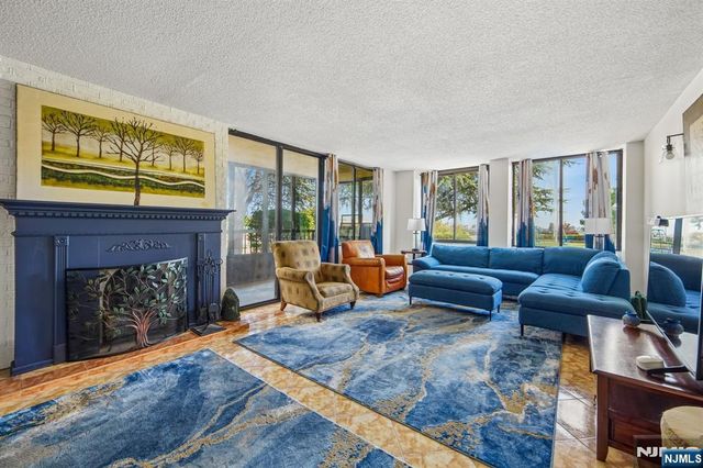 200 Winston L08, Cliffside Park, NJ 07010