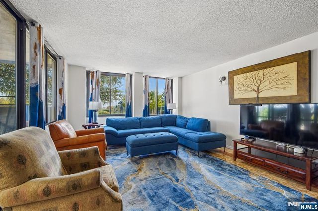 200 Winston L08, Cliffside Park, NJ 07010