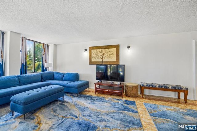 200 Winston L08, Cliffside Park, NJ 07010