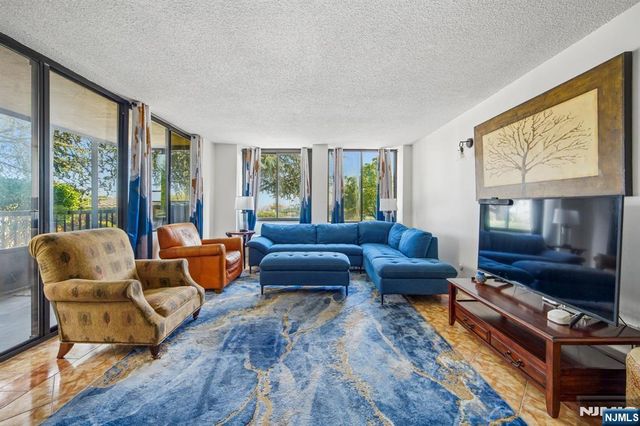 200 Winston L08, Cliffside Park, NJ 07010