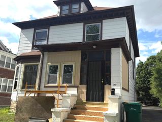 207 2nd Avenue, Joliet, IL 60433