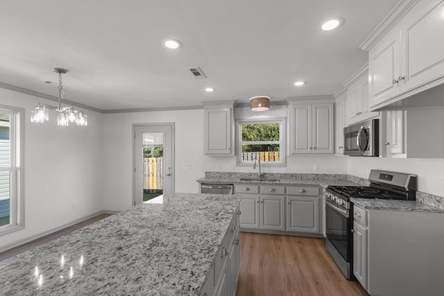 115 Thistlewood Drive, Dothan, AL 36301