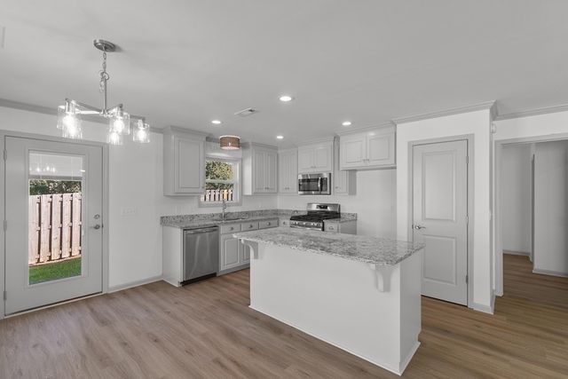 115 Thistlewood Drive, Dothan, AL 36301