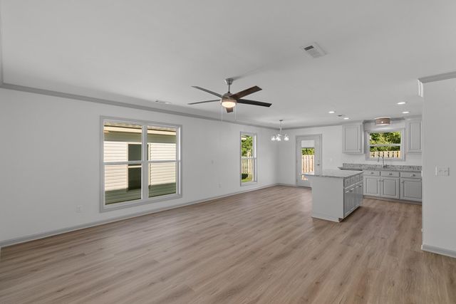 115 Thistlewood Drive, Dothan, AL 36301