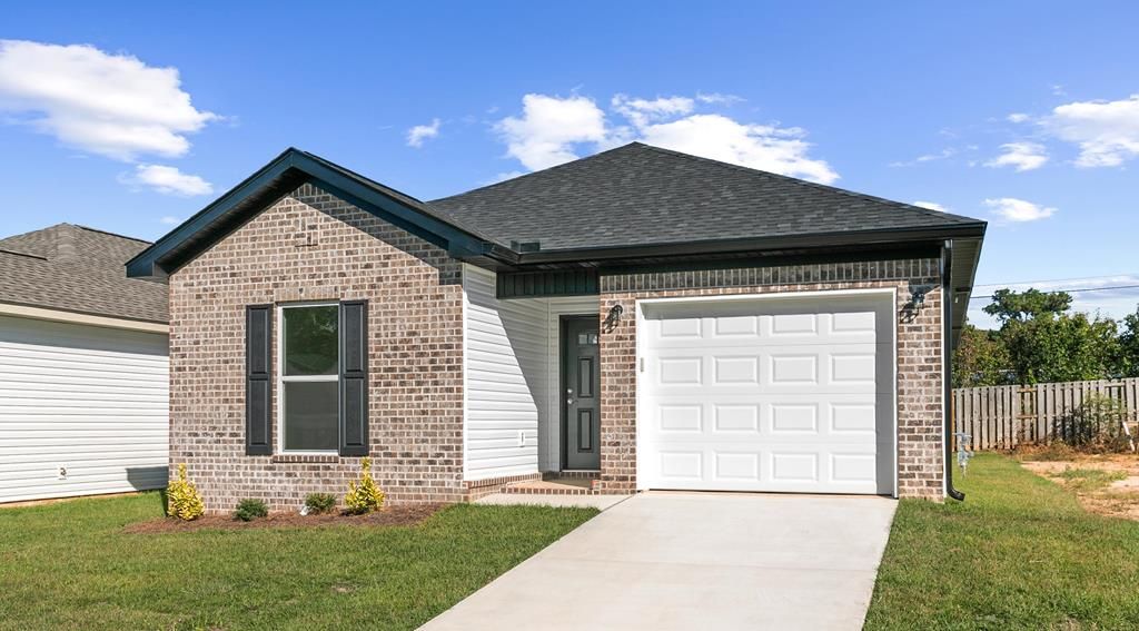 115 Thistlewood Drive, Dothan, AL 36301