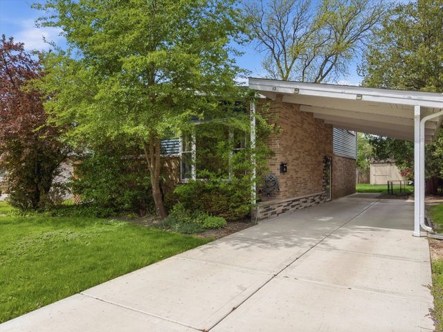 9138 Four Winds Way, Skokie, IL 60076
