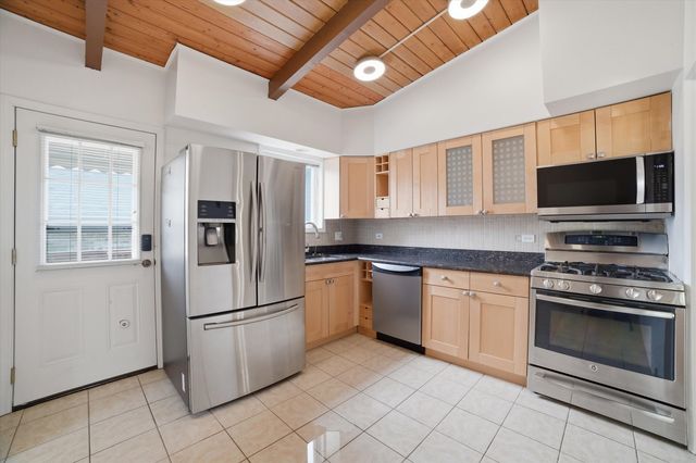 9138 Four Winds Way, Skokie, IL 60076