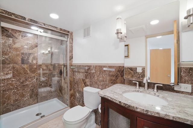 9138 Four Winds Way, Skokie, IL 60076