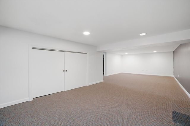9138 Four Winds Way, Skokie, IL 60076