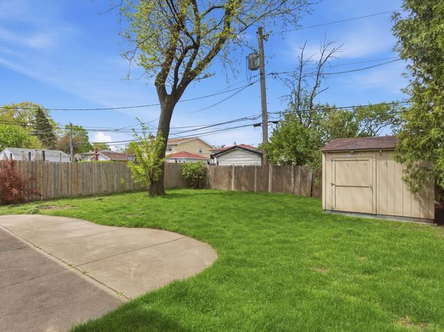 9138 Four Winds Way, Skokie, IL 60076