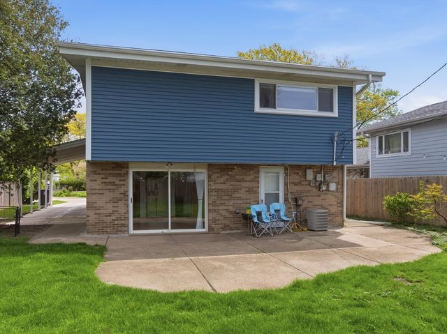 9138 Four Winds Way, Skokie, IL 60076