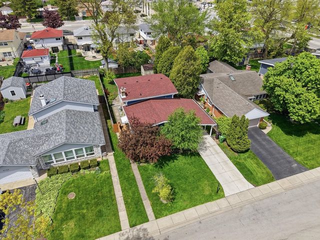 9138 Four Winds Way, Skokie, IL 60076