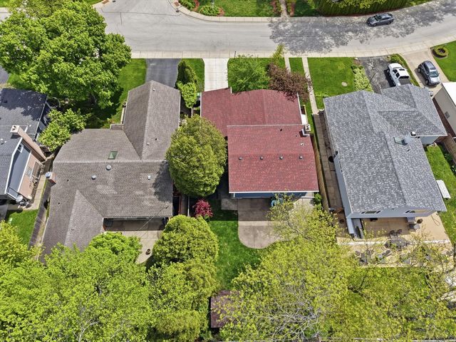 9138 Four Winds Way, Skokie, IL 60076