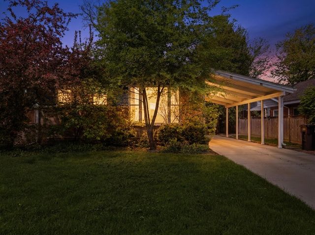 9138 Four Winds Way, Skokie, IL 60076