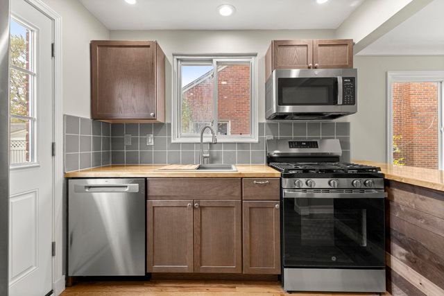 23045 Murray Street, Dearborn, MI 48128